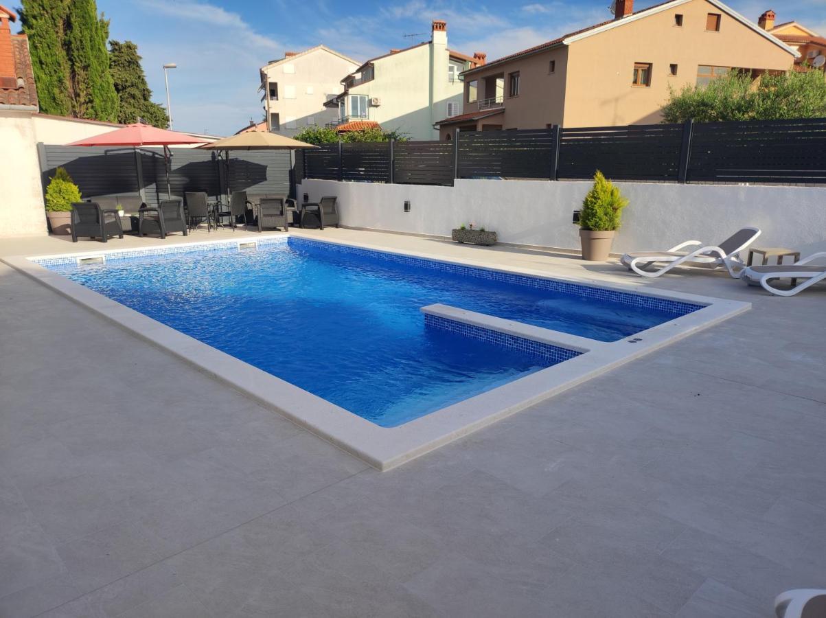 Viktor Rooms And Apartments Ρόβινι Εξωτερικό φωτογραφία