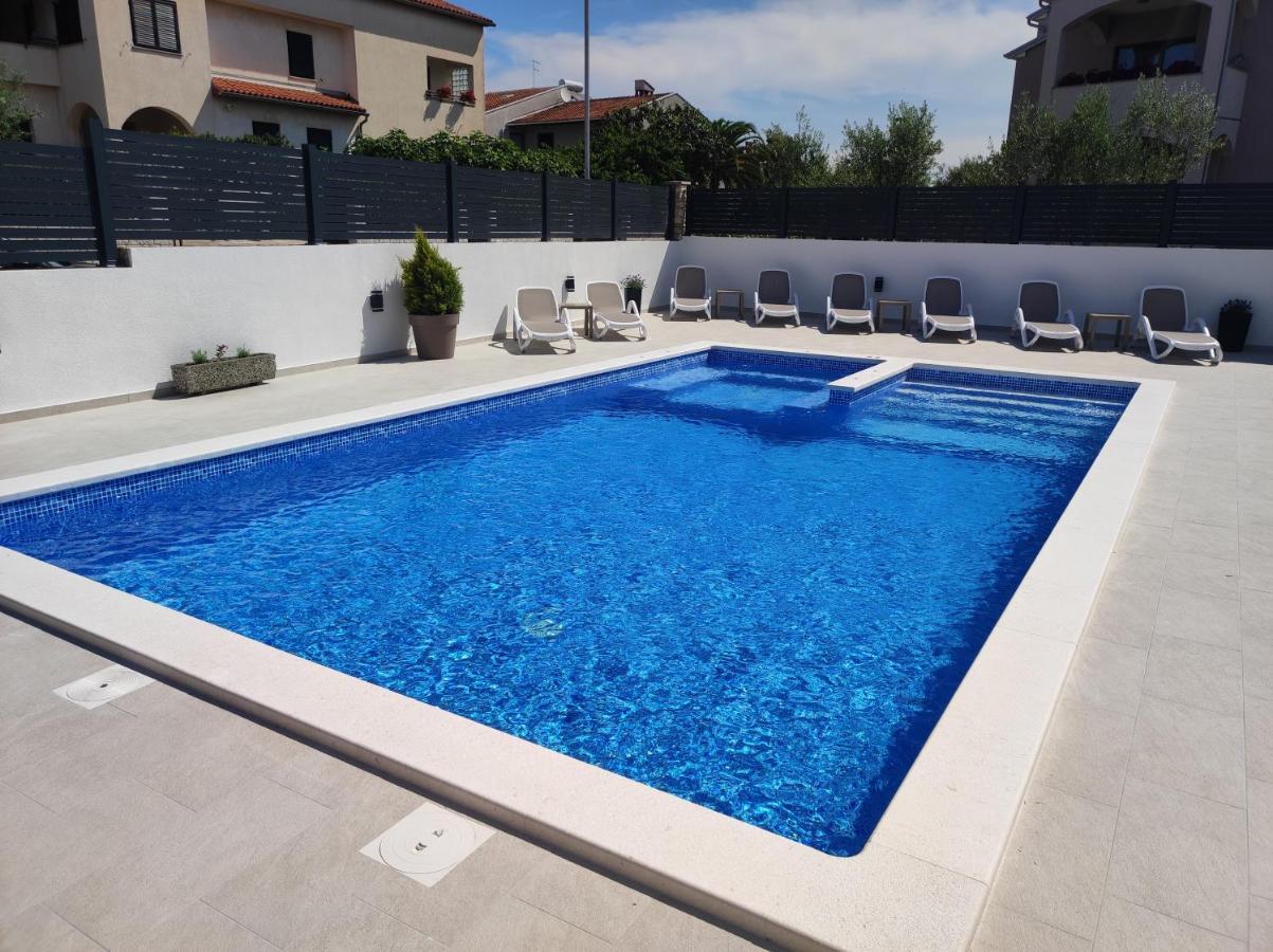 Viktor Rooms And Apartments Ρόβινι Εξωτερικό φωτογραφία