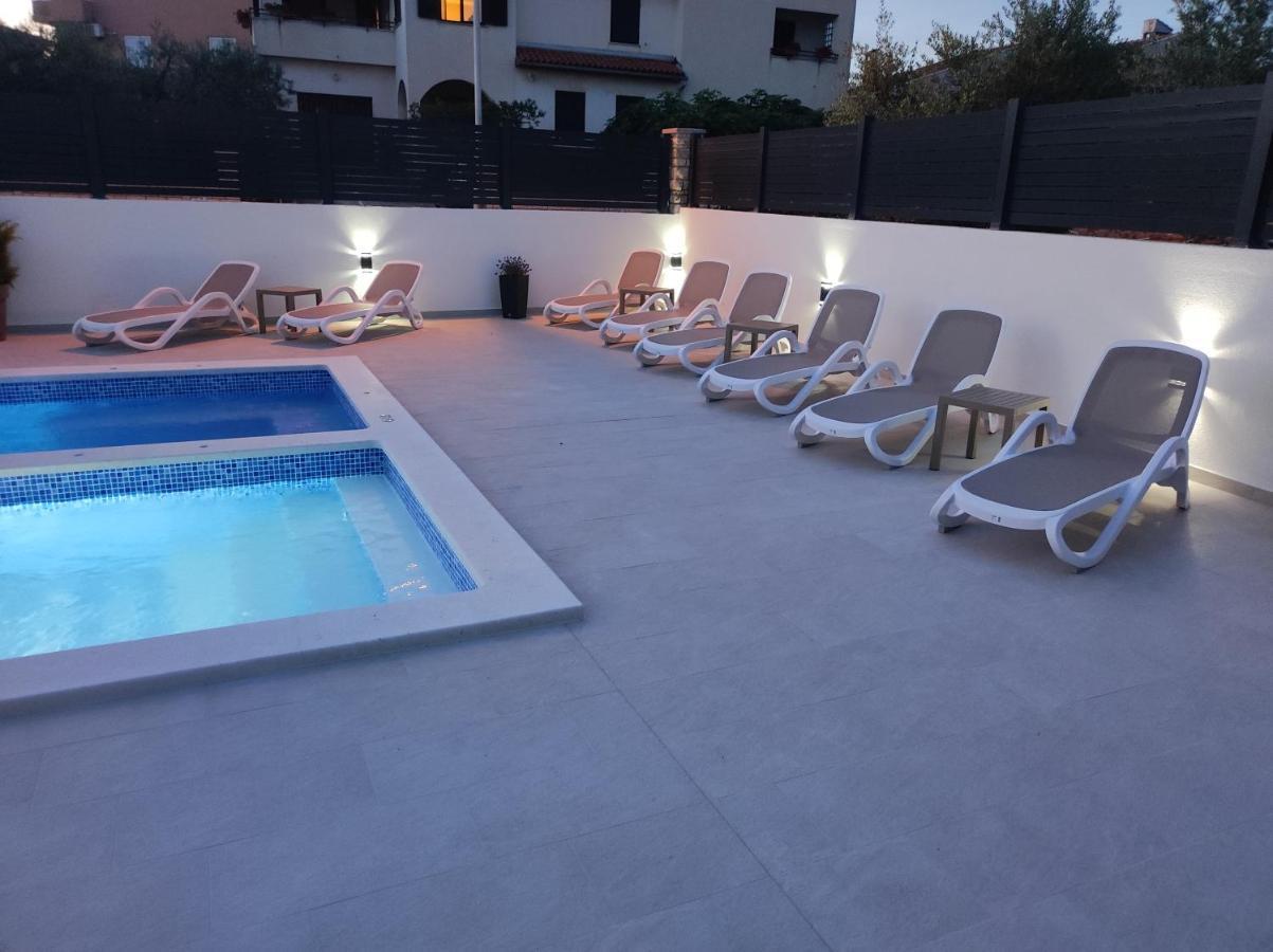 Viktor Rooms And Apartments Ρόβινι Εξωτερικό φωτογραφία