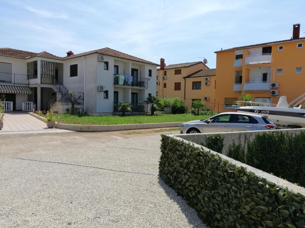 Viktor Rooms And Apartments Ρόβινι Εξωτερικό φωτογραφία