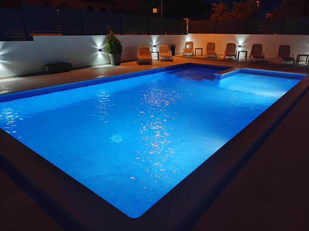 Viktor Rooms And Apartments Ρόβινι Εξωτερικό φωτογραφία