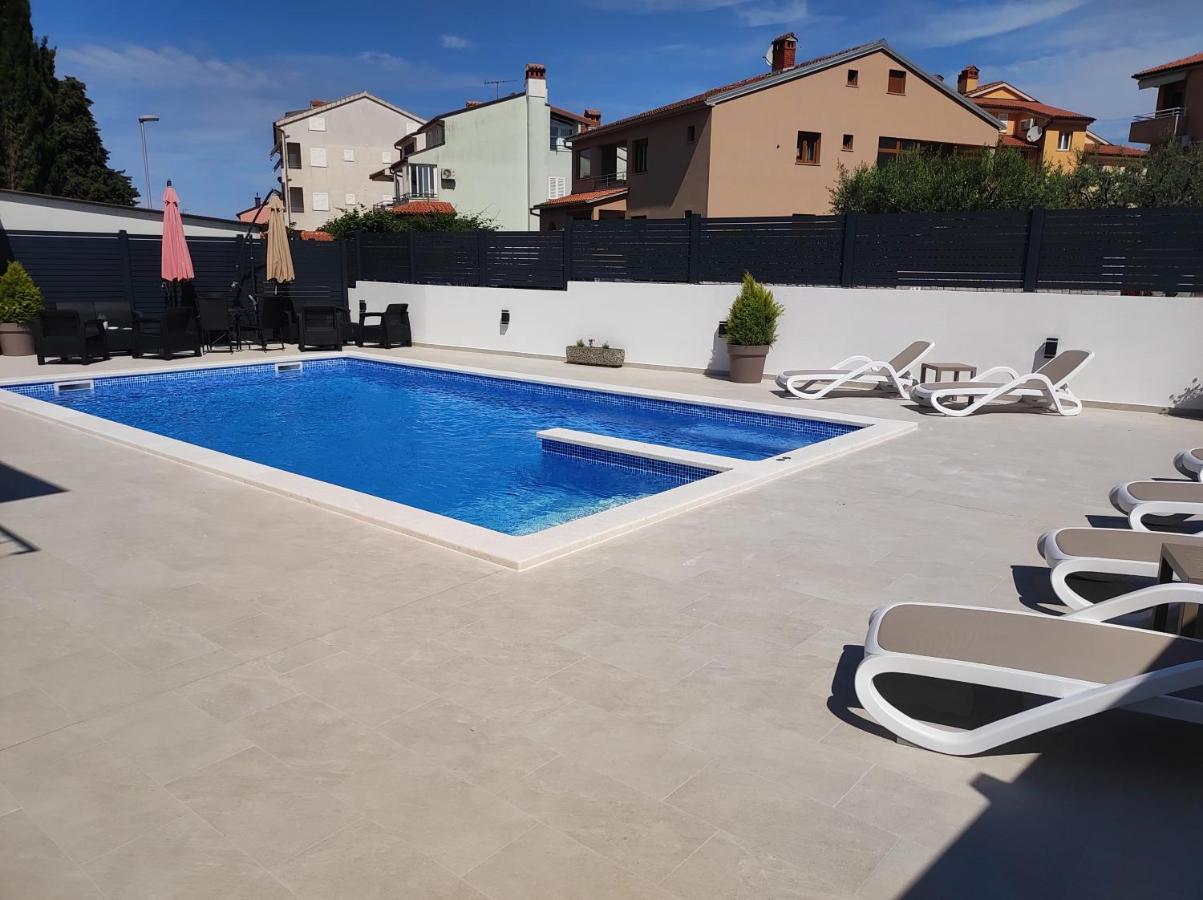 Viktor Rooms And Apartments Ρόβινι Εξωτερικό φωτογραφία