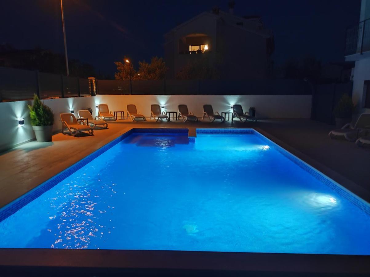 Viktor Rooms And Apartments Ρόβινι Εξωτερικό φωτογραφία
