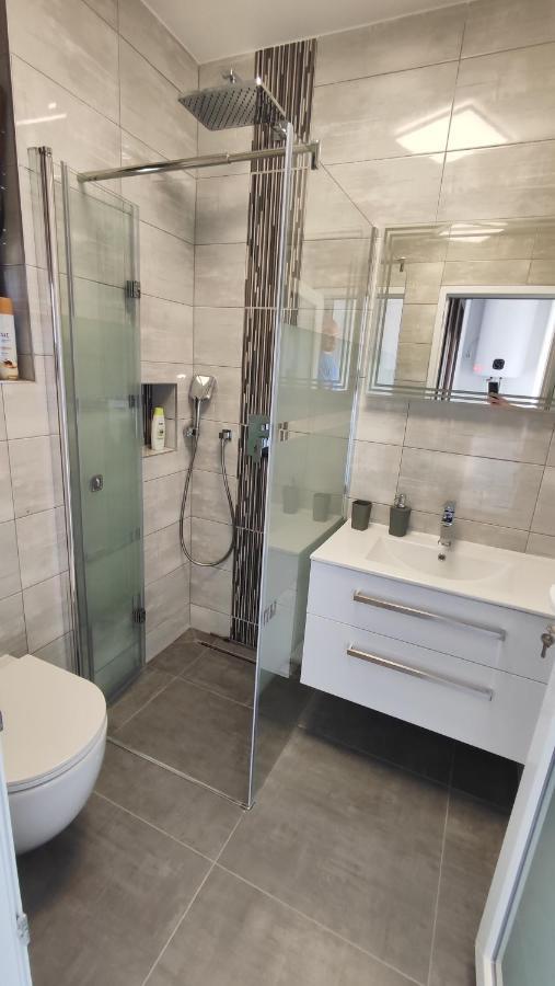 Viktor Rooms And Apartments Ρόβινι Εξωτερικό φωτογραφία
