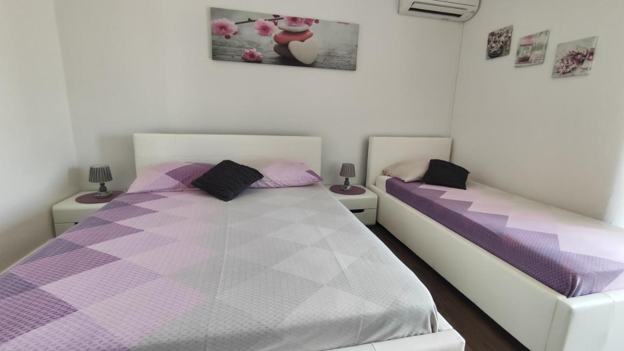 Viktor Rooms And Apartments Ρόβινι Εξωτερικό φωτογραφία