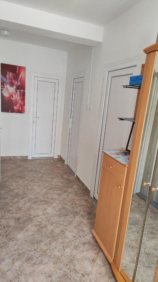 Viktor Rooms And Apartments Ρόβινι Εξωτερικό φωτογραφία
