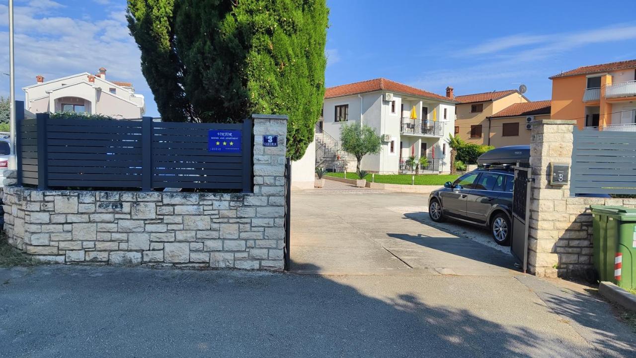 Viktor Rooms And Apartments Ρόβινι Εξωτερικό φωτογραφία