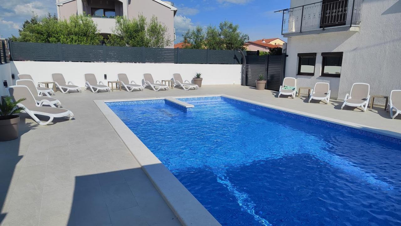 Viktor Rooms And Apartments Ρόβινι Εξωτερικό φωτογραφία